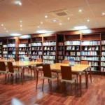 Photo de la bibliothèque de Jules Verne - section pour adulte Médiathèque et ludothèque