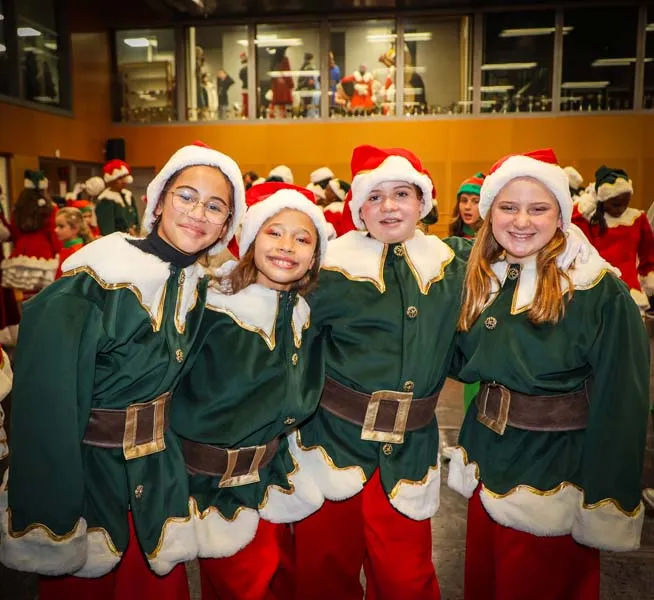 2025-12-06-Illuminations_EL-19_2_11zon