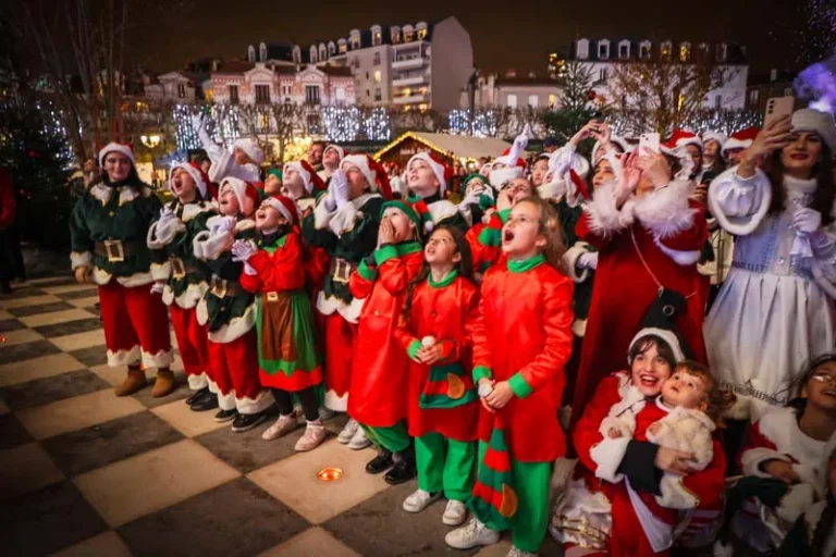 2025-12-06-Illuminations_EL-243_6_11zon