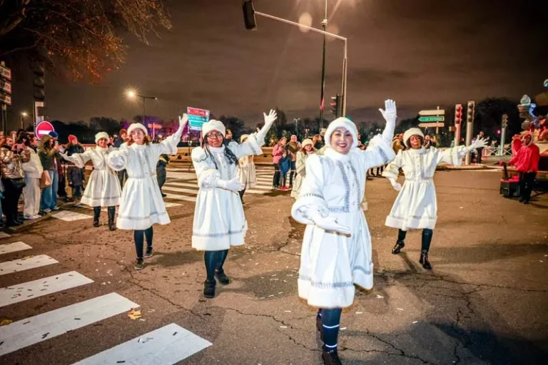 2025-12-06_Illuminations_MCA-7623_3_11zon