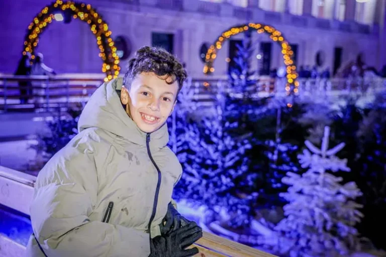 2025-12-06_Illuminations_MCA-7878_4_11zon