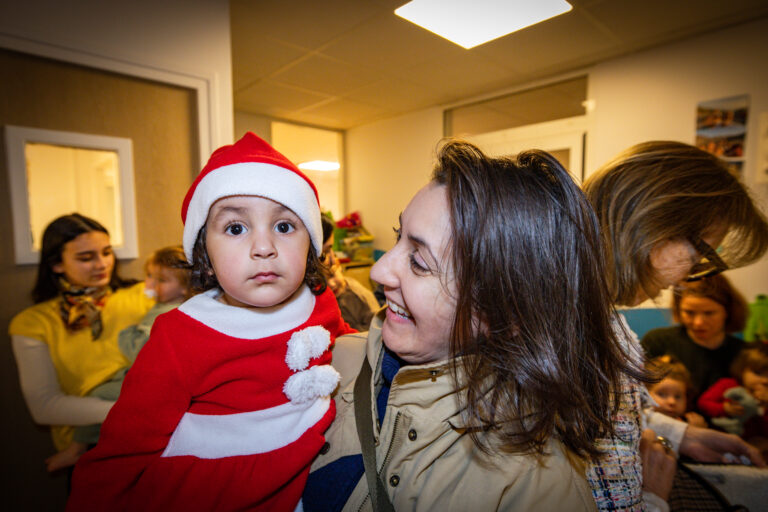 2025-12-16-Noel Creche-CHAPERON ROUGE_MCA-100