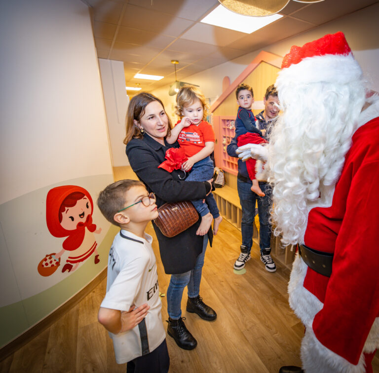 2025-12-16-Noel Creche-CHAPERON ROUGE_MCA