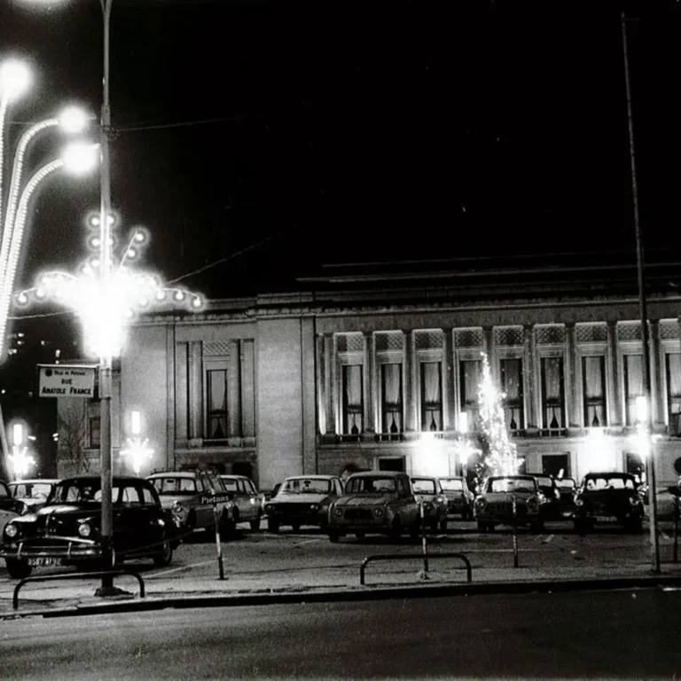 HDV - Illuminations de Noel - 2 - Décembre 1973 - 3 Fi 110 - AM Puteaux_V2