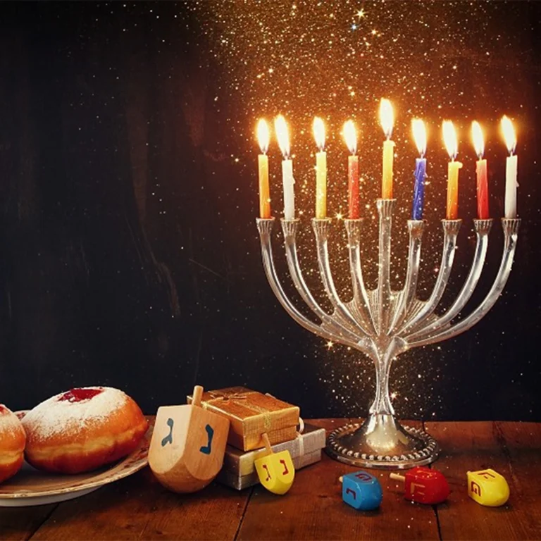 hanouka_WEB