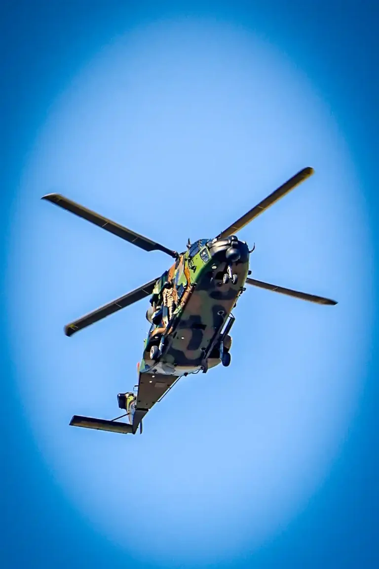 2026-05-08_8maiHelicoptere_MCA-8520_11zon_11zon